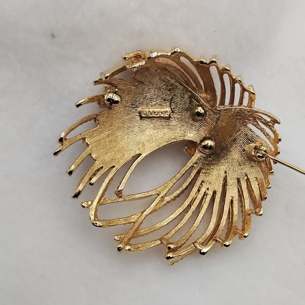Vintage Monet Mirador Brooch | Signed Goldtone Sculptural Fan Pin | Mid-Century - Picture 5 of 6